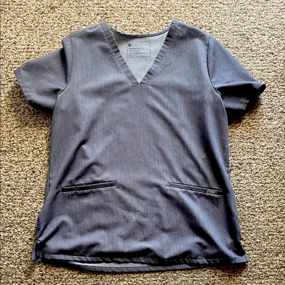 Figs Casma Three-Pocket Scrub Top Graphite color  Size LG only worn one time.